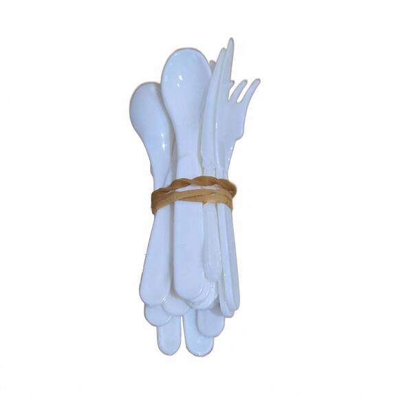 Chilton Plastic Dinnerware and Tea Set for Kid's / Corelle patterns / Vintage - Picture 13 of 15